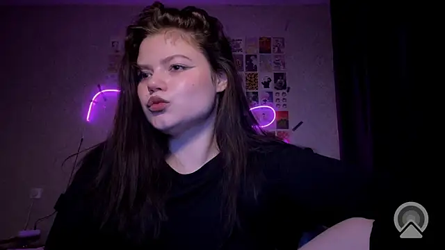 Snapshot of GoddessDarina chatting on 09/09/25, 02:43 GoddessDarina online show from 09/09/25, 02:43