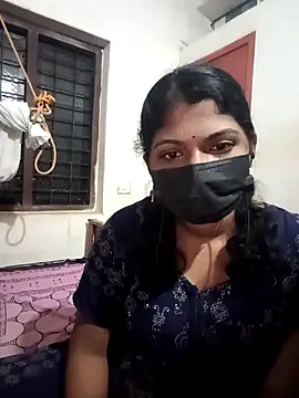 Snapshot of swetha01430 chatting on 10/18/25, 04:42 swetha01430 online show from 10/18/25, 04:42