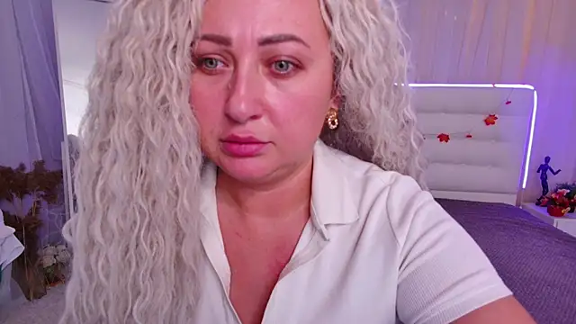 Lilit 1Love online show from 10/24/25, 04:28