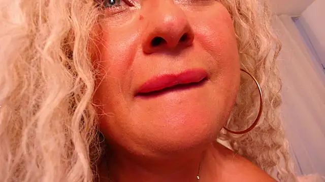 Lilit 1Love online show from 09/23/25, 04:52