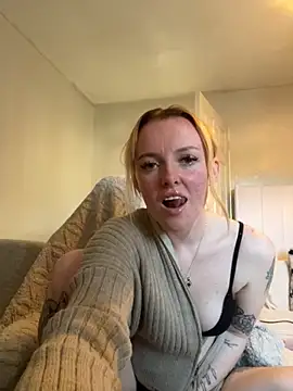 RedHeadRoxyUK online show from 11/12/25, 11:47