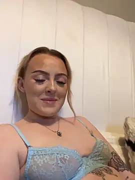 RedHeadRoxyUK online show from 11/11/25, 12:22