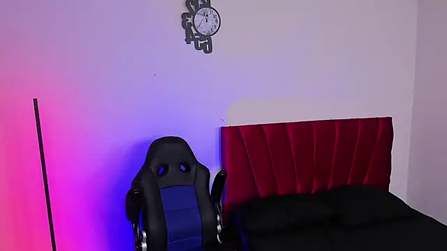 Snapshot of john_mystic chatting on 12/23/25, 01:27 john mystic online show from 12/23/25, 01:27