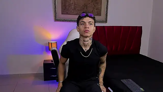 Snapshot of john_mystic chatting on 02/06/26, 01:45 john mystic online show from 02/06/26, 01:45