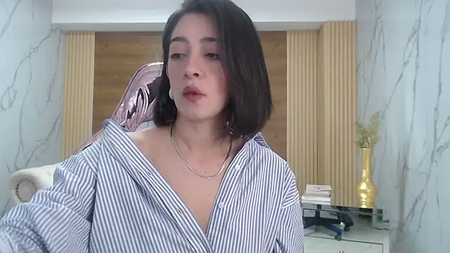 sara lopez s online show from 03/24/26, 01:33