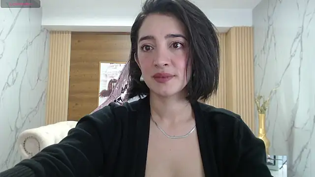 sara lopez s online show from 04/10/26, 01:51