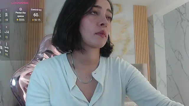 sara lopez s online show from 10/22/25, 01:32