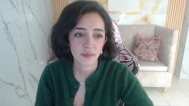 sara lopez s online show from 10/18/25, 01:24