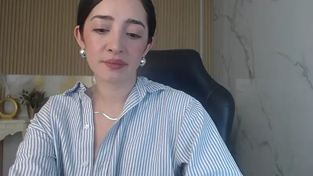 Snapshot of sara_lopez_s chatting on 05/08/26, 01:59 sara lopez s online show from 05/08/26, 01:59
