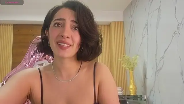 Snapshot of sara_lopez_s chatting on 05/19/26, 02:13 sara lopez s online show from 05/19/26, 02:13