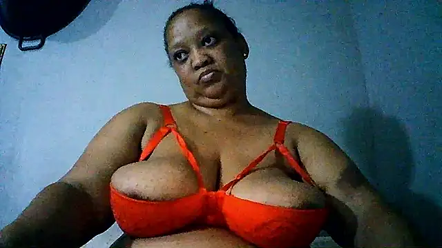 Yellobonepussy online show from 10/14/25, 07:03