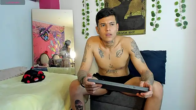 Snapshot of rosse_dredd chatting on 10/20/25, 12:34 rosse dredd online show from 10/20/25, 12:34