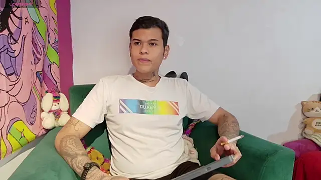 Snapshot of rosse_dredd chatting on 01/07/26, 02:05 rosse dredd online show from 01/07/26, 02:05