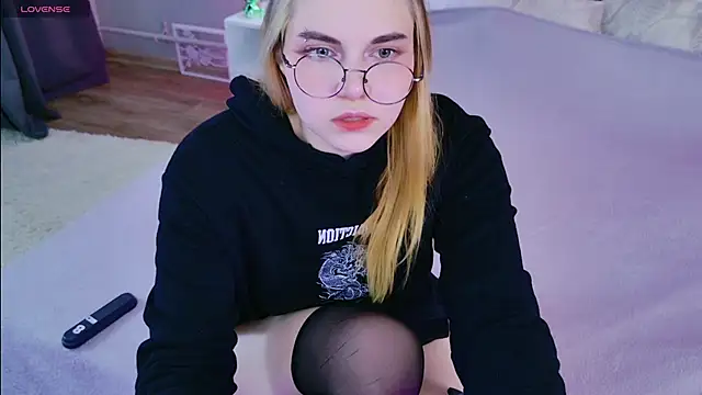 Evie Vall online show from 11/03/25, 03:15