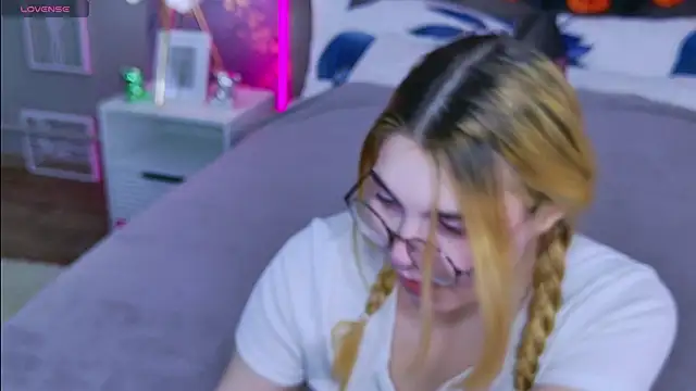 Evie Vall online show from 11/02/25, 03:17