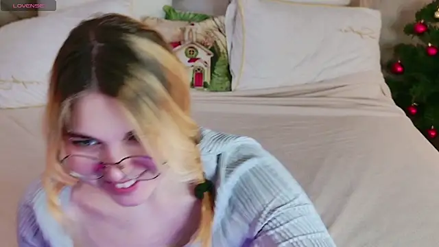 Evie Vall online show from 12/14/25, 05:18