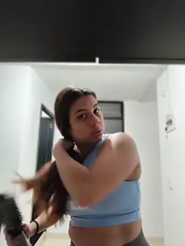 GabyMontenegro online show from 04/02/26, 12:01
