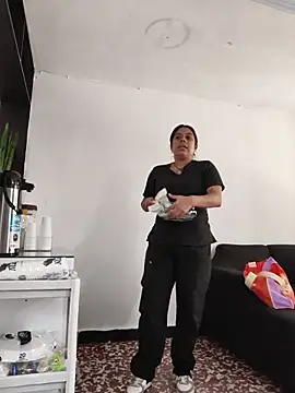 GabyMontenegro online show from 02/11/26, 05:57