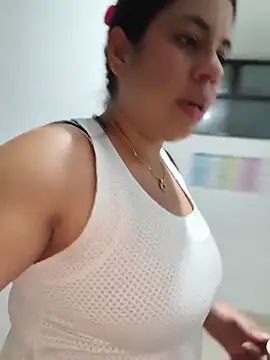 GabyMontenegro online show from 04/08/26, 11:33