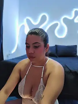 GabyMontenegro online show from 04/05/26, 12:56