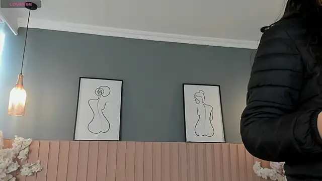 Mila Hank  online show from 02/26/26, 12:05