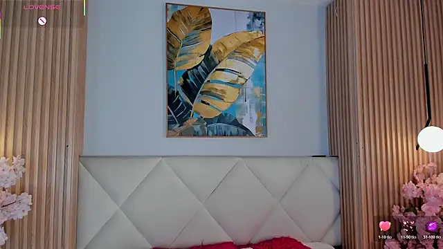 Mila Hank  online show from 05/11/26, 02:45