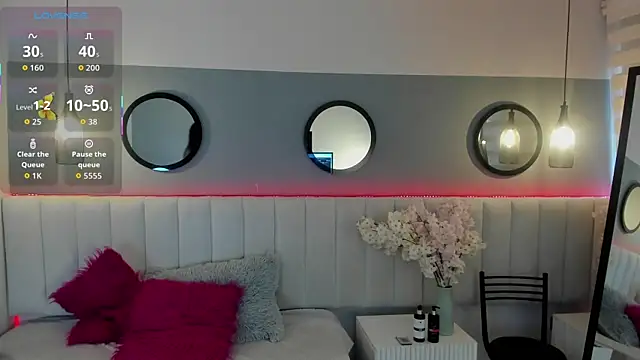 Mila Hank  online show from 09/29/25, 12:55