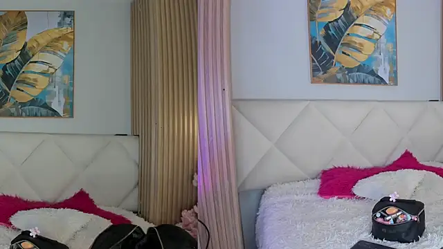 Mila Hank  online show from 05/09/26, 12:19