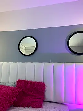 Mila Hank  online show from 10/14/25, 12:17