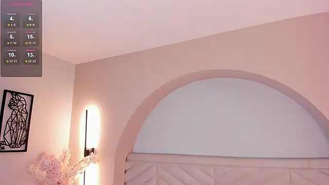 Mila Hank  online show from 04/15/26, 12:21