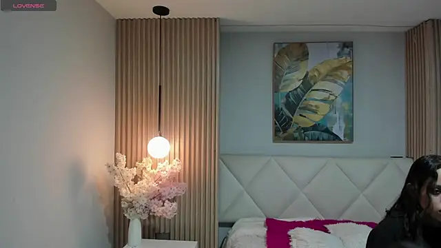 Mila Hank  online show from 05/20/26, 12:13