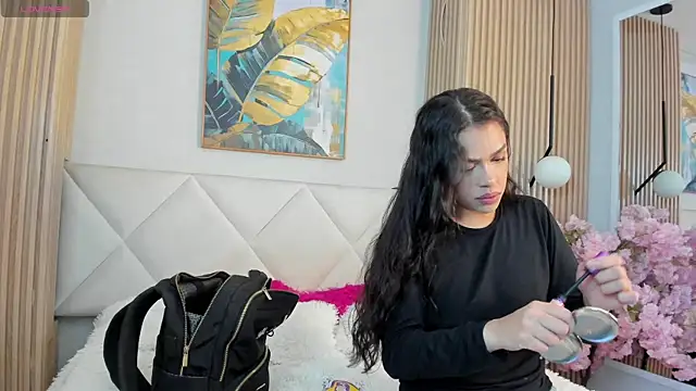 Mila Hank  online show from 04/11/26, 11:14