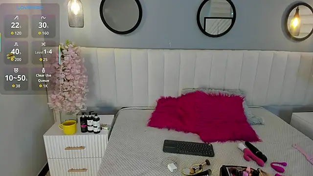 Mila Hank  online show from 10/17/25, 12:51