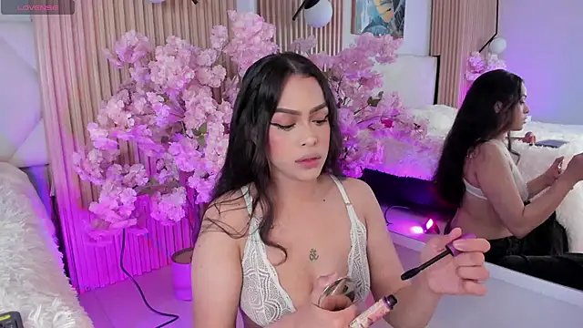 Mila Hank  online show from 04/01/26, 12:17