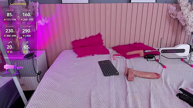 Mila Hank  online show from 03/12/26, 12:49