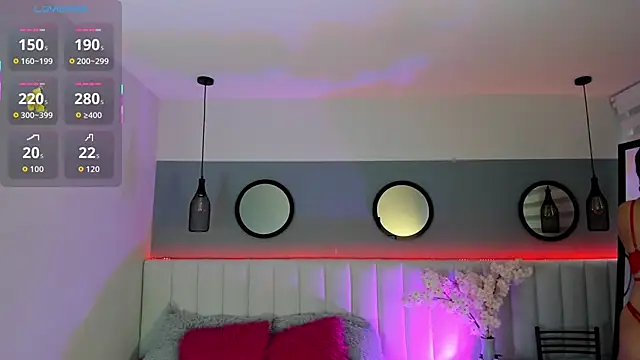 Mila Hank  online show from 09/26/25, 12:23