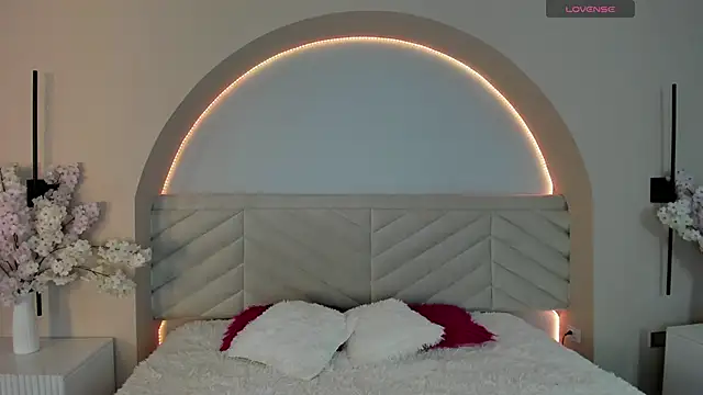 Mila Hank  online show from 02/21/26, 12:40