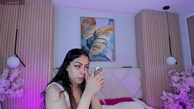 Mila Hank  online show from 04/18/26, 12:18