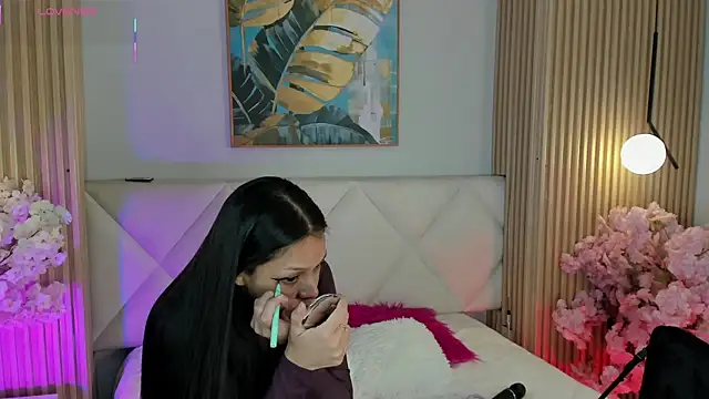 Mila Hank  online show from 03/22/26, 12:18