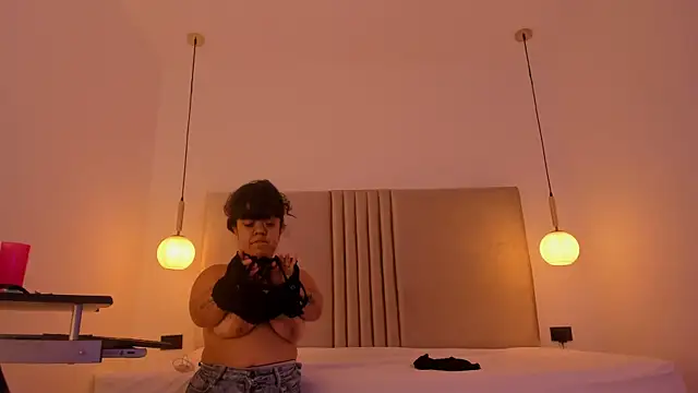 PamelaBonnet mml online show from 10/25/25, 07:58