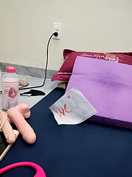 Lyly suri07 online show from 12/20/25, 04:32