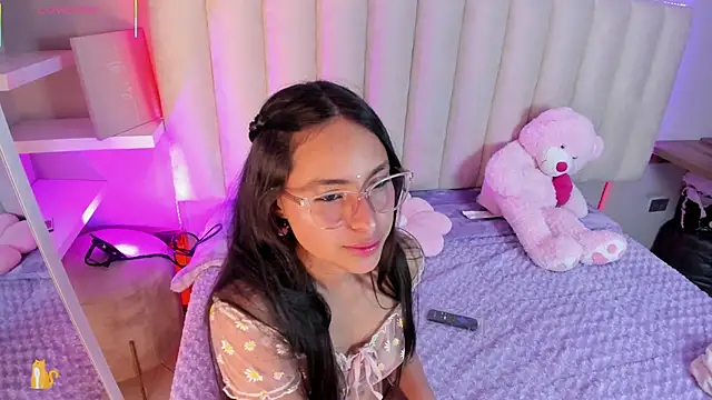 Annie  2 online show from 11/29/25, 03:17