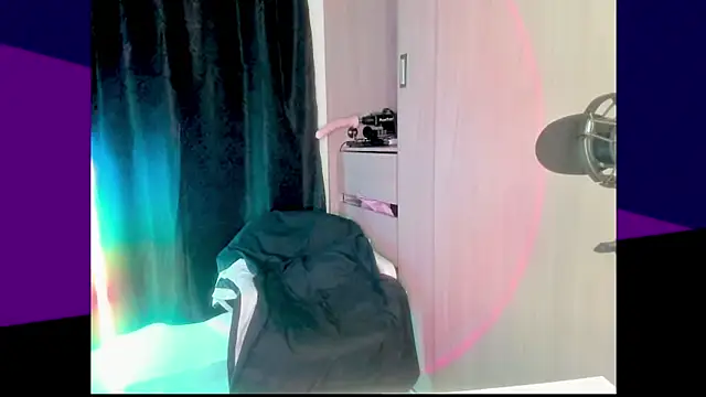 Snapshot of Amberdecolombia chatting on 12/01/25, 06:03 Amberdecolombia online show from 12/01/25, 06:03