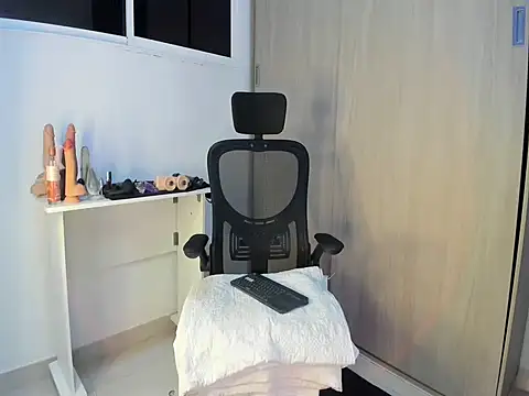 Amberdecolombia online show from 02/28/26, 04:34