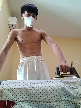 Snapshot of thienlong05 chatting on 11/04/25, 01:42 thienlong05 online show from 11/04/25, 01:42