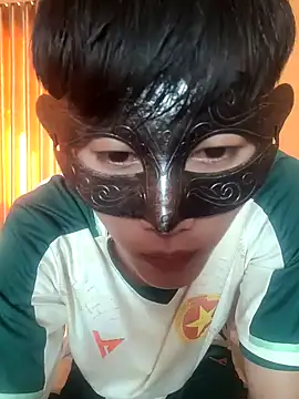 Snapshot of thienlong05 chatting on 10/05/25, 06:59 thienlong05 online show from 10/05/25, 06:59