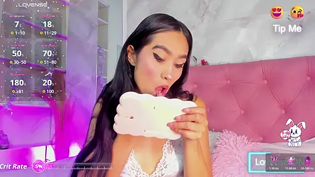 Snapshot of Nicolqueen_ chatting on 01/13/26, 11:14 Nicolqueen online show from 01/13/26, 11:14