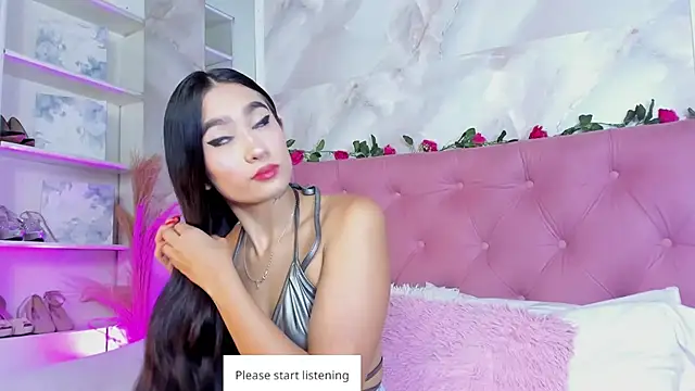 Snapshot of Nicolqueen_ chatting on 10/17/25, 11:12 Nicolqueen online show from 10/17/25, 11:12