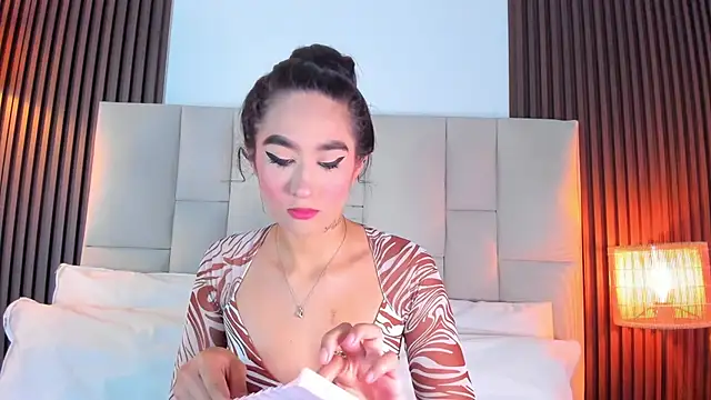 Snapshot of Nicolqueen_ chatting on 06/23/26, 11:41 Nicolqueen online show from 06/23/26, 11:41