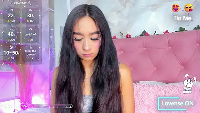 Snapshot of Nicolqueen_ chatting on 12/18/25, 11:14 Nicolqueen online show from 12/18/25, 11:14